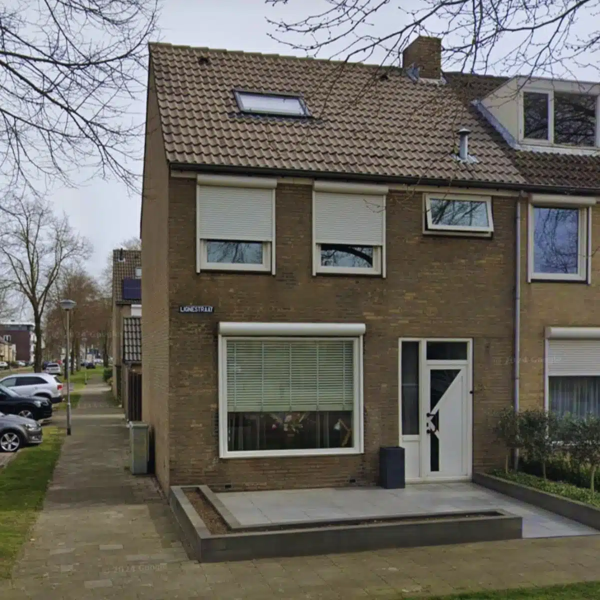 Lignestraat 21 Made --  Fraaie hoekwoning met garage 